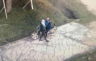 Elindeki dövme, hırsızı ele verdi