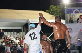 Er meydanında şampiyon, Başpehlivan Ali Gürbüz...