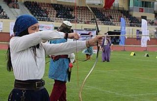 Erzincan’da düzenlenen Geleneksel Okçuluk Türkiye...