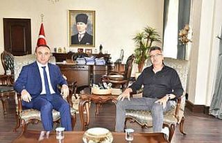 Eski Bakan Kürşad Tüzmen’den Kilis ziyareti