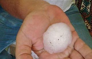 Eskişehir’de ceviz büyüklüğünde dolu yağdı