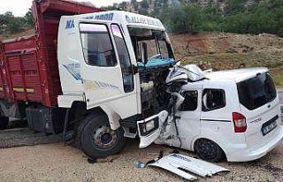 Eskişehir’de kamyon ve kamyonet çarpıştı: 1...