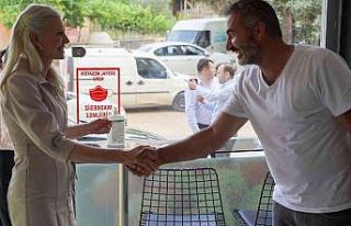 Esnafı ziyaret ederek müjdeli haberi verdi