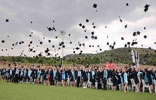 ESOGÜ’de mezuniyet sevinci sürüyor