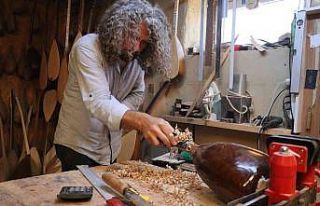 Evinin ağılını atölyeye çevirdi yıllardır...