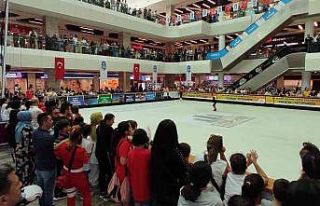 Eyüpsultan buz pisti açıldı