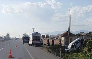 Fabrika duvarına çarpan araçta 1 kişi öldü,...