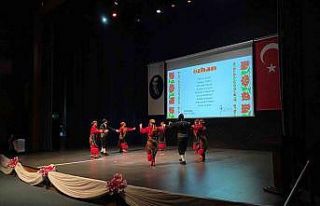 Folklor ekibinden muhteşem performans