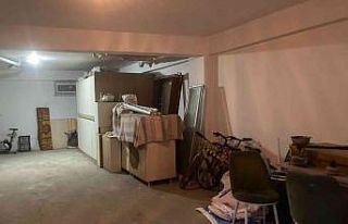 Garajdaki 30 bin liralık malzemeyle birlikte 2 kavanoz...