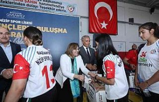 Gaziantep Büyükşehir’den Nizip Spor Lisesine...