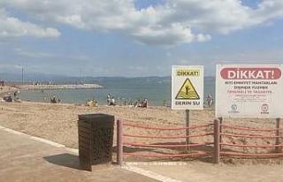 Gece denize girip boğulan genç hayatını kaybetti