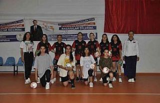 Geleceğin hentbolcuları yetişecek