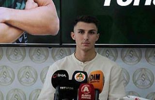 Genç oyuncu Mert Yusuf, 5 yıllığına Alanyaspor’da