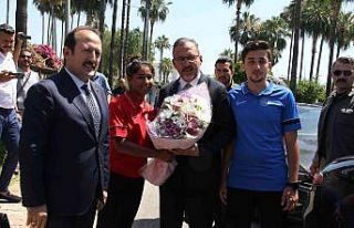 Gençlik ve Spor Bakanı Kasapoğlu Mersin’de