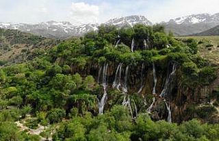 Girlevik Şelalesi’ne ziyaretçi akını