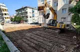Gölcük’te metruk binalar yıkılıyor