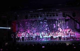 Görkemli törenle mezun oldular