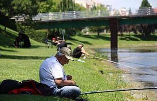 Güneş yüzünü gösterdi, Porsuk balıkçıları...