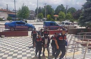 Gurbetçilerin evlerini soyan şahısları jandarma...