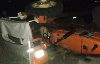 Hafif ticari araç ile traktör çarpıştı: 4 yaralı