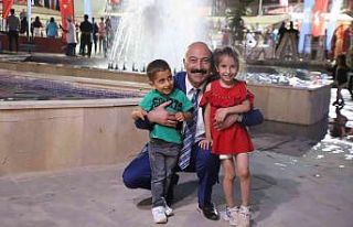 Hakkari Emniyet Müdürü Pınar’ın çocuk sevgisi