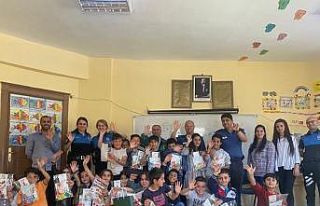 Hakkari polisi Yeşilay mesleğini tanıttı