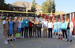Hakkari’de ‘Sokak Voleybol Turnuvası’ başladı