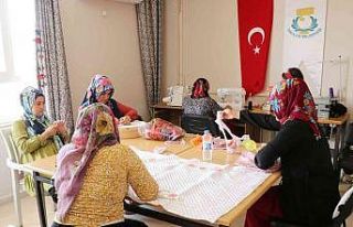 Haliliye’de kadınlar meslek öğrenip para kazanıyor