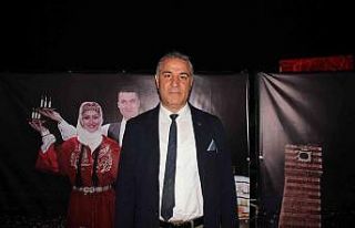 Halk Eğitim Merkezi korosu, kürsübaşı konserinde...