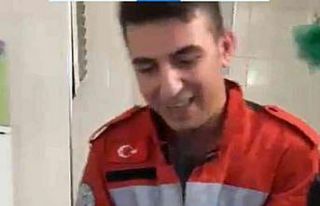 Havalandırma boşluğuna düşen kediyi itfaiye kurtardı