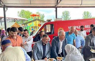 Hıdrellez programında vatandaşlara kendi elleri...