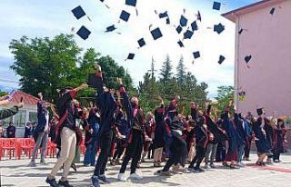 Hisarcık Anadolu Lisesinde yılsonu şöleni ve mezuniyet...