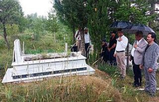 Hisarcıklı şehit asker mezarı başında anıldı