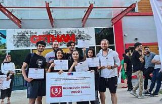 HKÜ’lü öğrenciler "Şehrin ayakkabısını"...