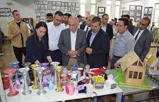 Horasan Fatih Orta Okulunda resim sergisi