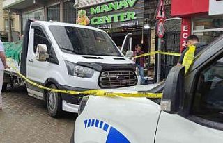 Husumetlisinin işyerine kurşun yağdırdı