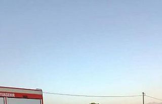 İçecek yüklü tır şarampole devrildi: 1 yaralı