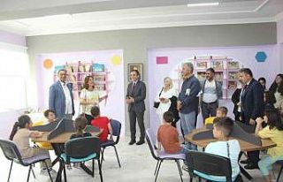 İnebolu’da ilkokula kazandırılan kütüphane...
