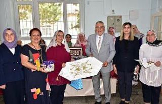 İnönü Halk Eğitim Merkezi el emeği ürünler...