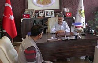 İşini özveriyle yaparak sosyal medyada gündem...