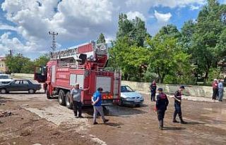 İtfaiye ekipleri 25 su baskınına müdahale etti