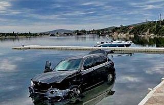 İzmir’de sır olay: Kaza yapan araç denize uçtu,...