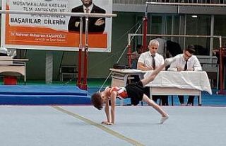 Jimnastik şampiyonası çekişmeli geçti