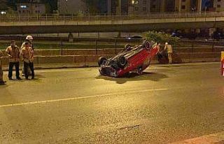 Kadıköy D-100 karayolunda 2 otomobil çarpıştı