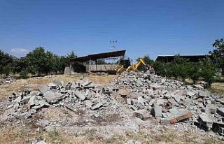 Kahta’daki kullanıma kapalı yapılar kaldırarak...