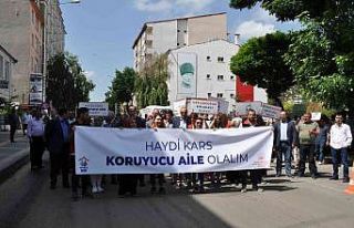 Kars’ta, ‘Koruyucu Aile’ farkındalık yürüyüşü