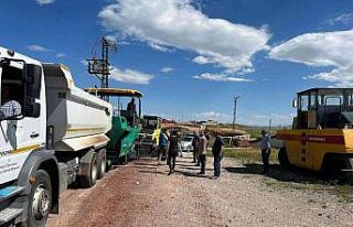 Kars’ta köy yolları beton asfalt oluyor