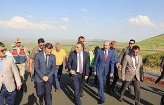 Kars’ta köyler modern yollara kavuşuyor