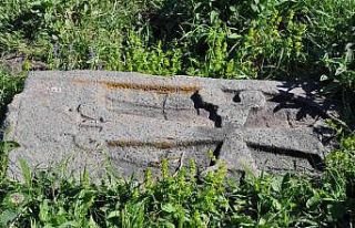 Kars’ta tarihi mezarlık yok oluyor