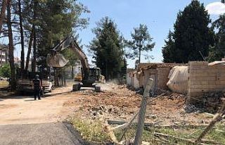 Kayalık Mahallesinde yol genişletme çalışması